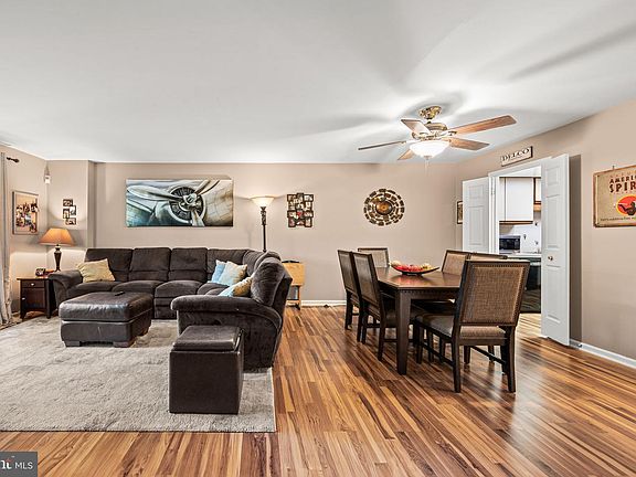 4th image of 1160 Putnam Blvd #71