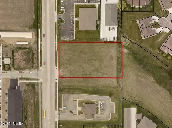 1620 4th St NE, Watertown, SD 57201