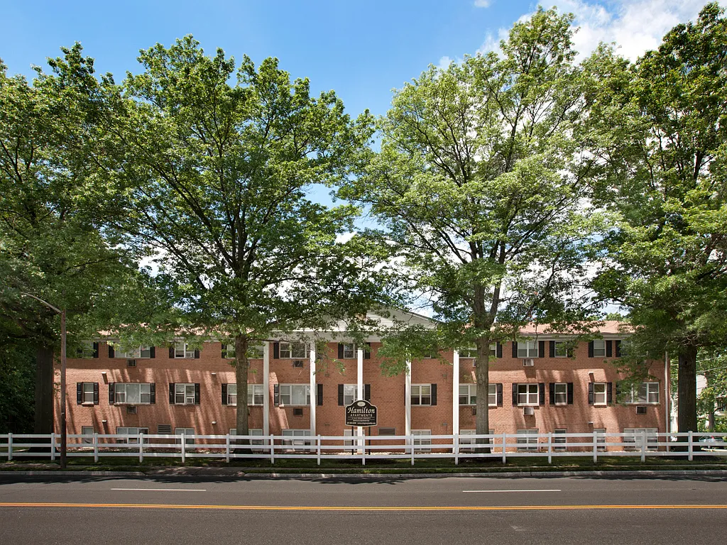Hamilton Apartments — Photo 1