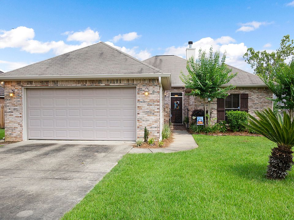 1st image of 13716 Dunvegan Dr