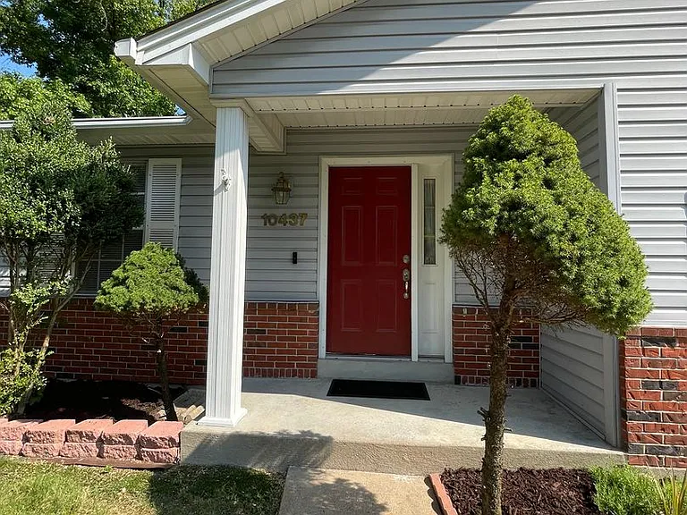10437 Cable Ave — Photo 2