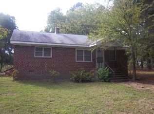 466 W Forest Oaks Dr, Sanford, NC 27330