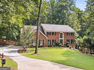 2320 Roxburgh Dr, Roswell, GA 30076