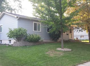 218 Alma Dr NW, Cedar Rapids, IA 52405