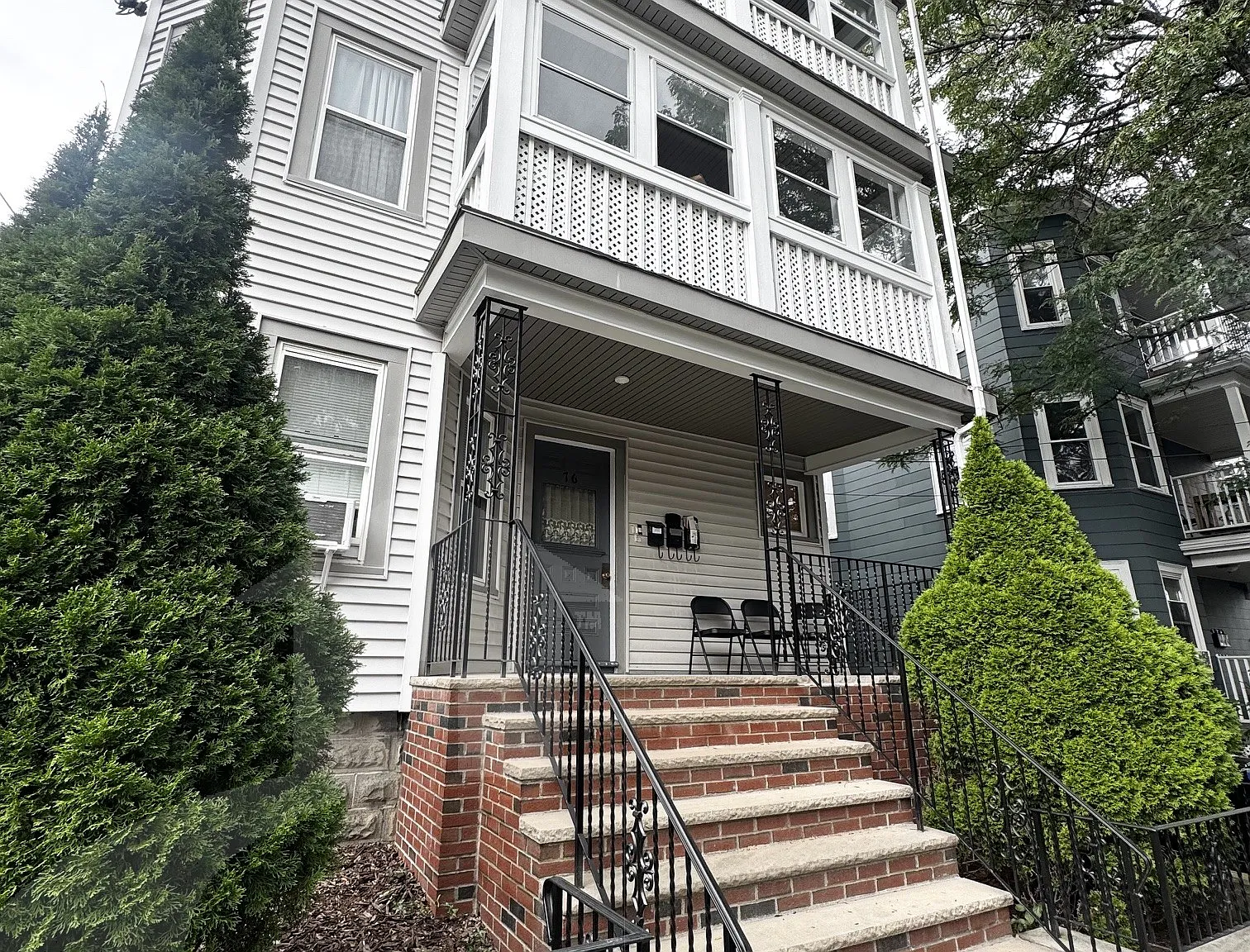 2 bed, 1.0 bath, $3,000 — Photo 1