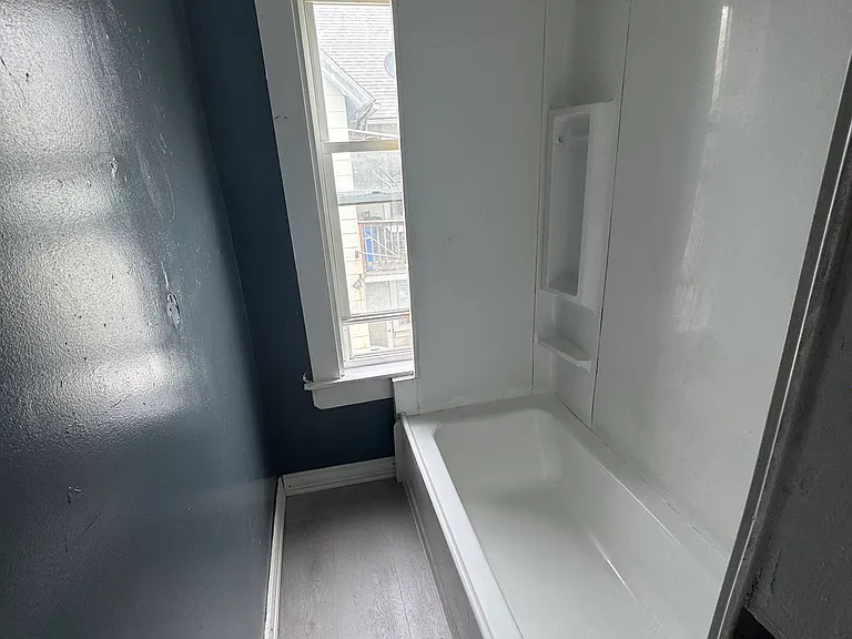 12 Hollywood St #2 — Photo 10