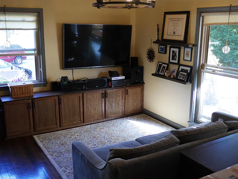 2362 Parkwood Ave — Photo 5
