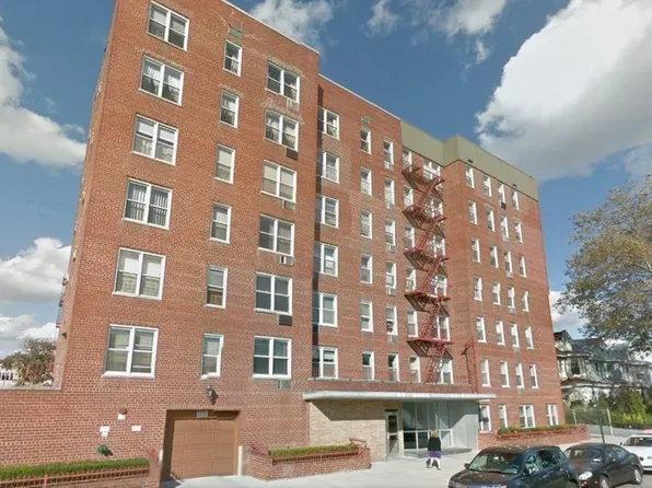 735 Avenue W image 1 of 19