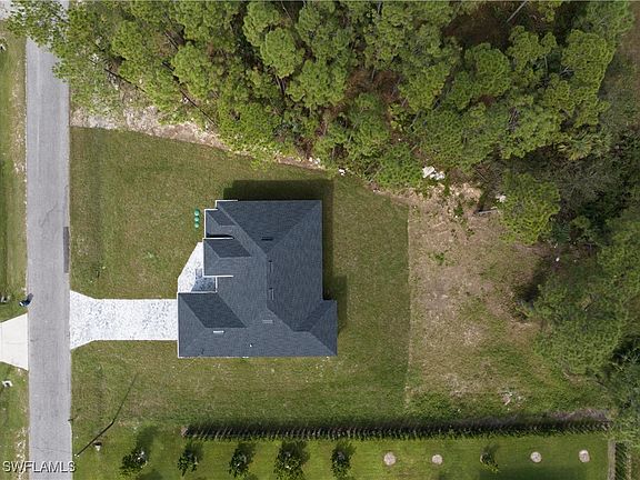 4th image of 1110 Oak Ave