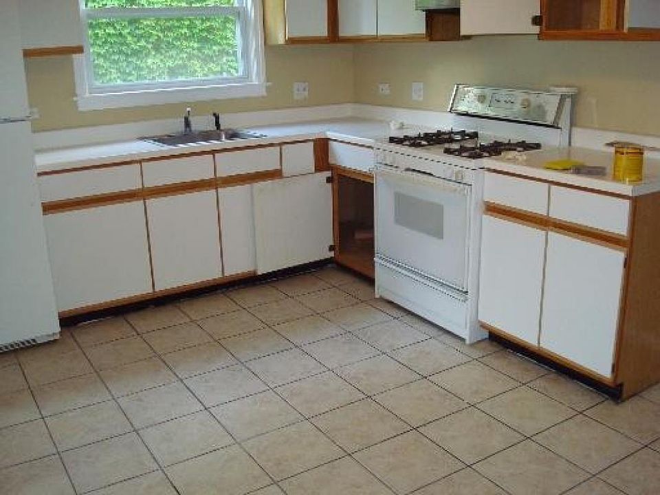 2nd image of 6609 N Seeley Ave #1S
