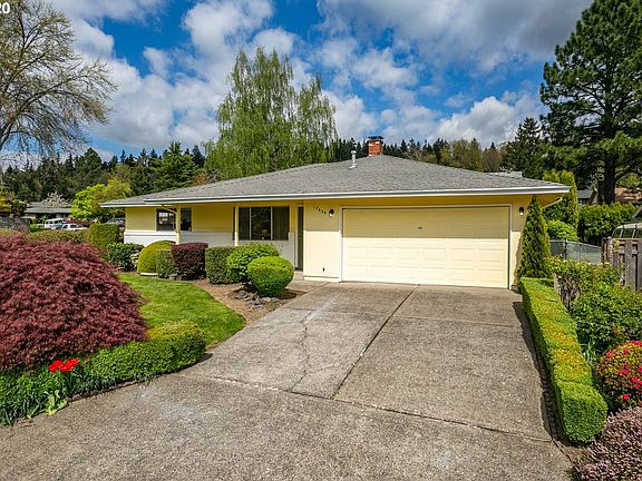 3rd image of 17624 SE Emerald Dr