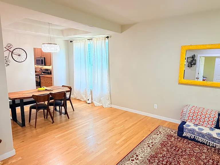 1938 NE Killian Ln — Photo 5