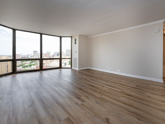 4th image of 2650 N Lakeview Ave Suite 1