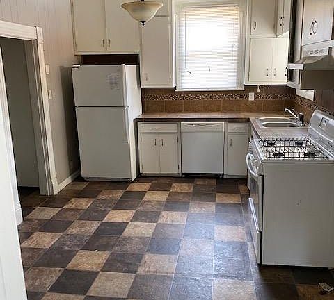4th image of 5833 S 21st St