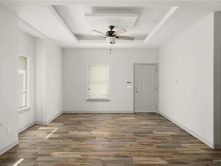 5800 Nightingale Ave #1 — Photo 4