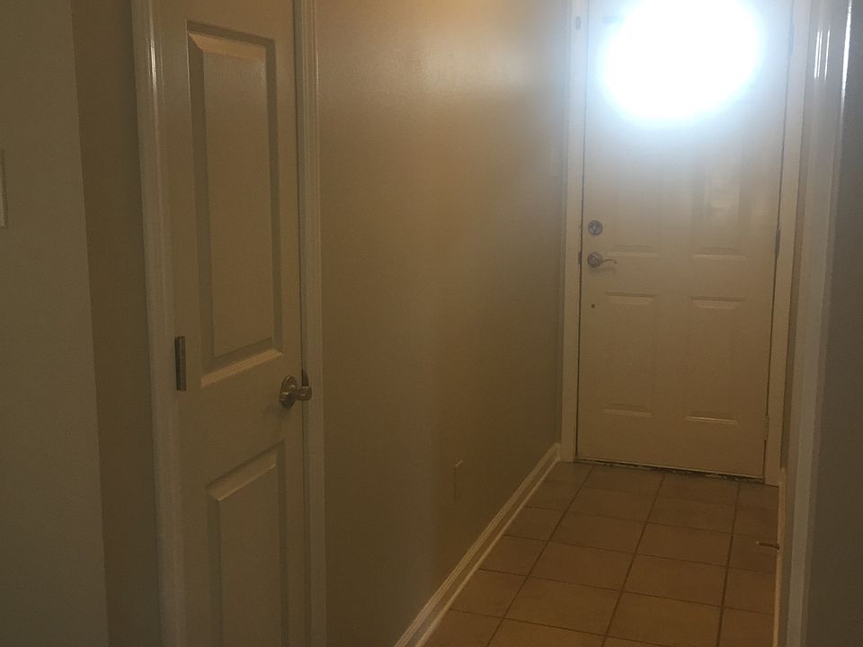 1st image of 17 Willow Lake Dr