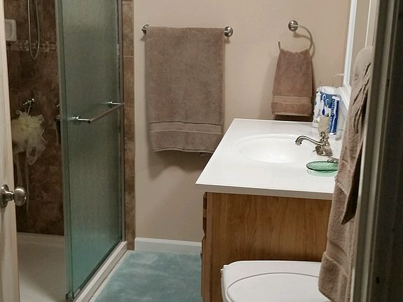Lg Back bathroom