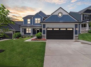 504 Heritage Ridge Dr, Milford, MI