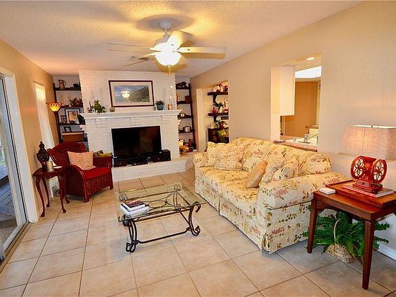 5th image of 905 E Shannon Ct