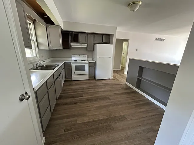 2 bed, 1000 sqft, $1,500 — Photo 3