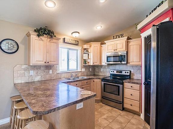 5th image of 4369 High Desert Dr