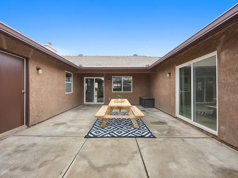 11610 Invidia Ct — Photo 43