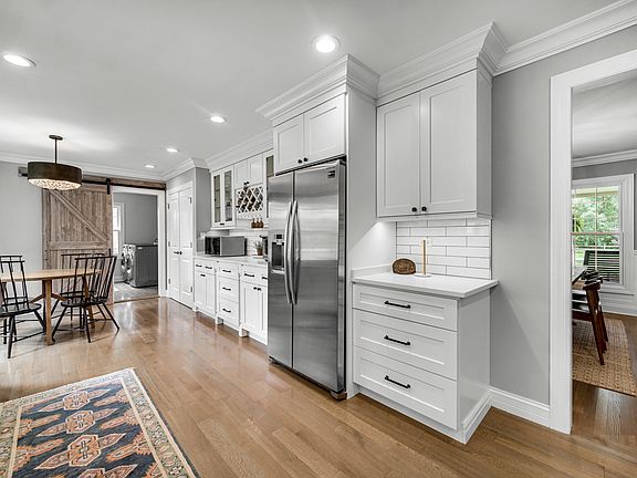 5th image of 13 Dukes Ln
