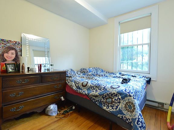 5th image of 620 6th St APT 1