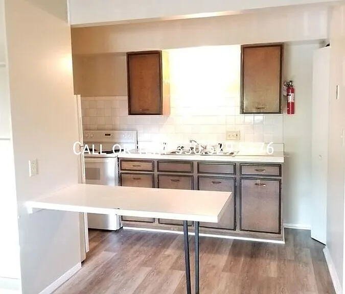 409 Sherman St #7 — Photo 4