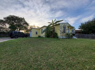 132 Central Park Dr, Brownsville, TX 78520