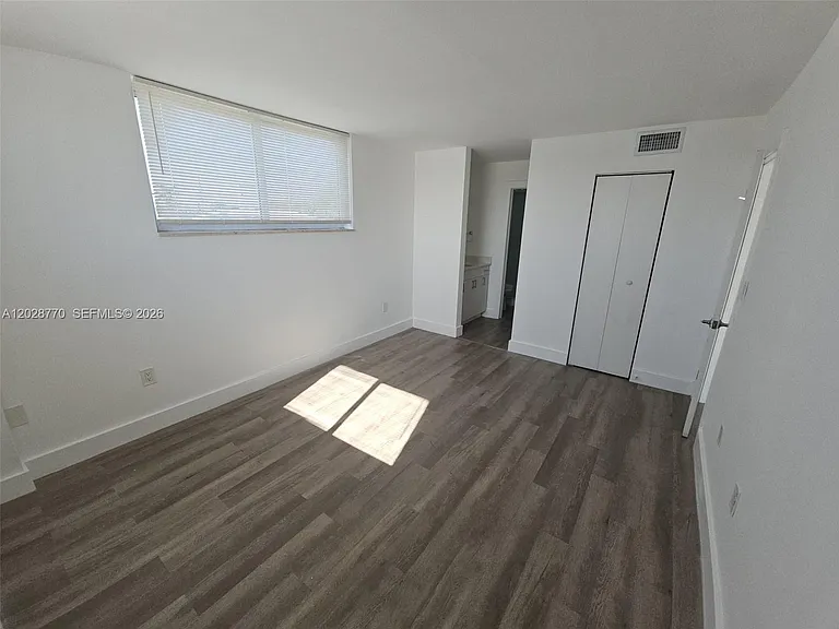 8101 Crespi Blvd #304 — Photo 8