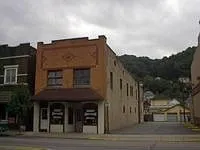 854 Main St photo 1