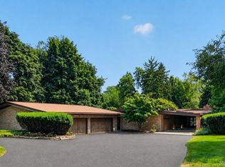 1425 Clarendon Rd, Bloomfield Hills, MI 48302