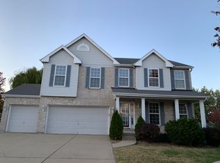 927 Holliday Dr, Fairview Heights, IL 62208