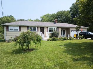 20 E County St, Somerset, MA 02726