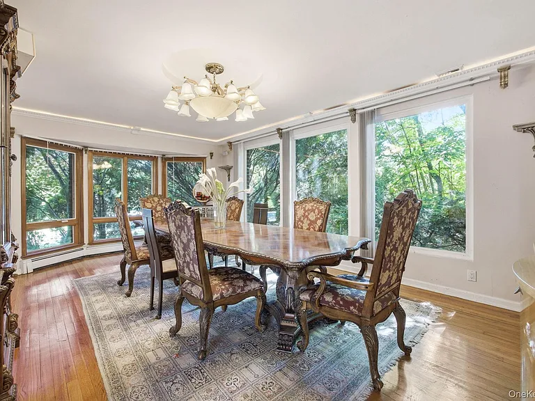 1 Bridle Path Dr — Photo 14
