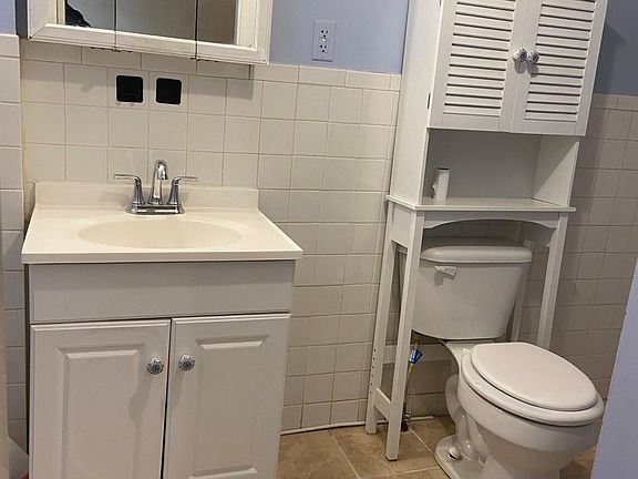 4th image of 169 Eliot St #1