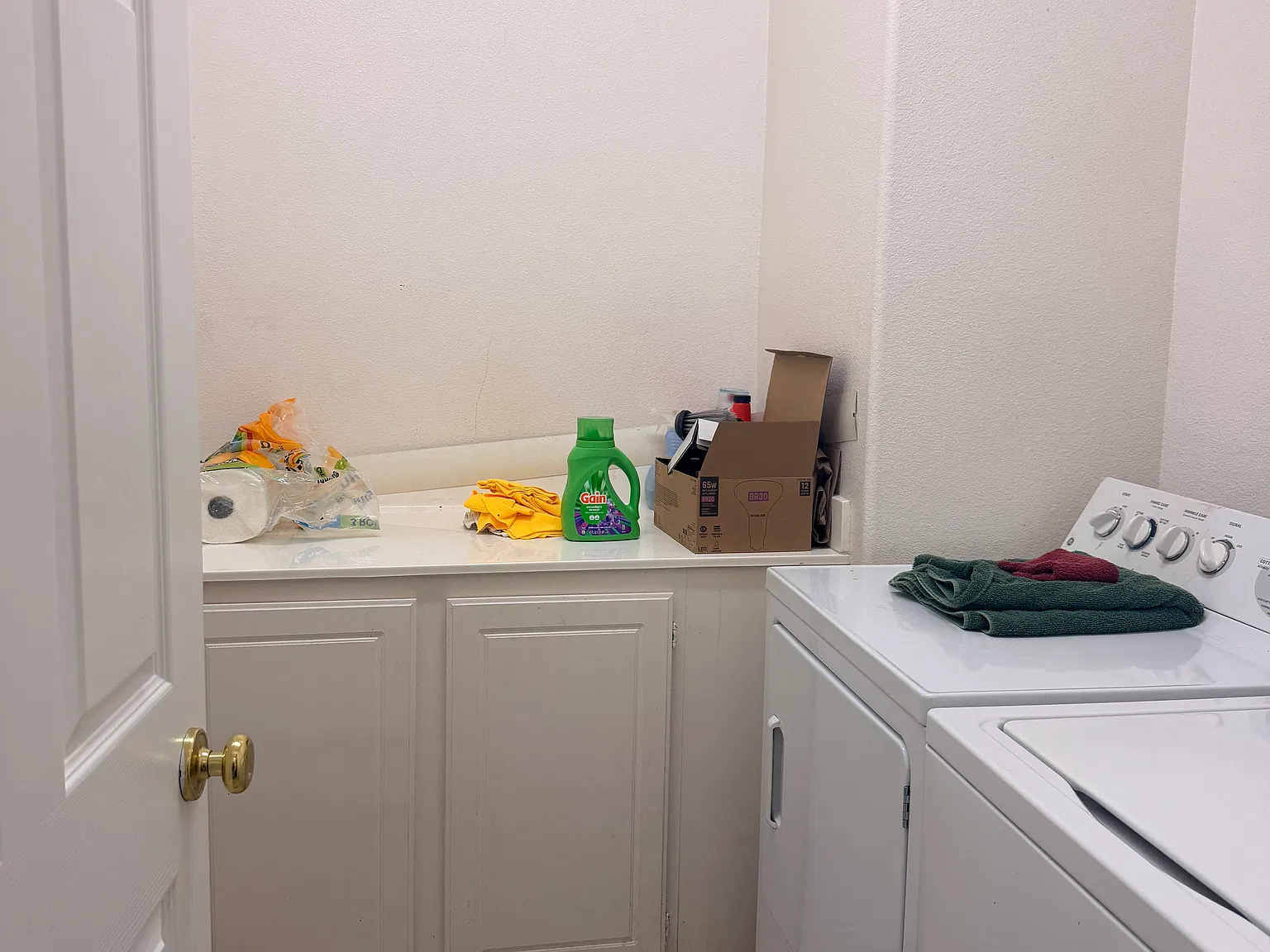 4 bed, 2257 sqft, $3,200 — Photo 2