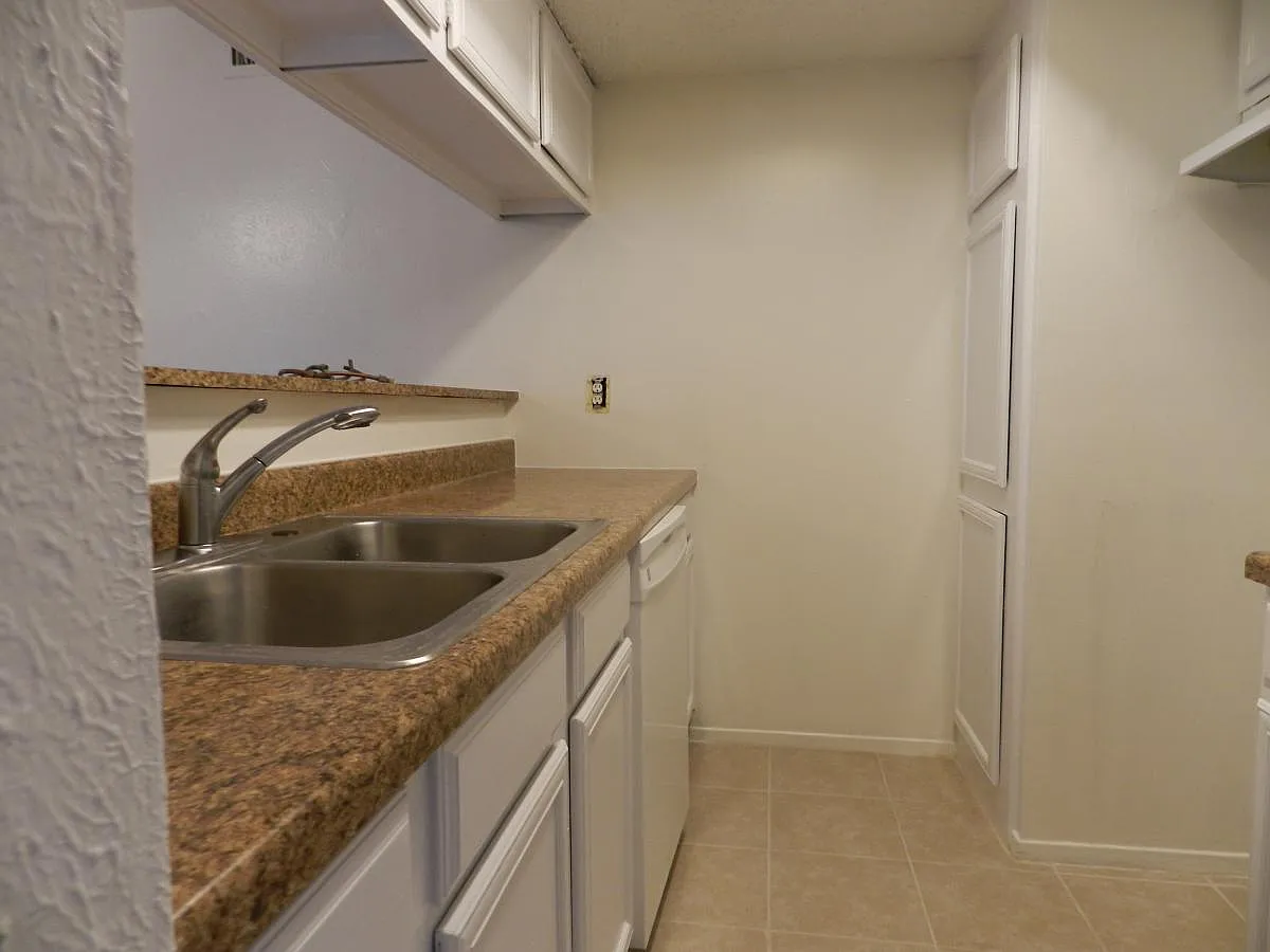 1 bed, 638 sqft, $1,100 — Photo 1
