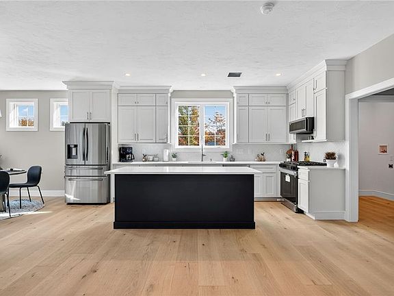 4th image of 125 Julia Way