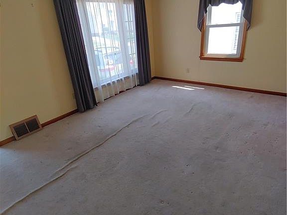 2nd image of 4632 E 90th St