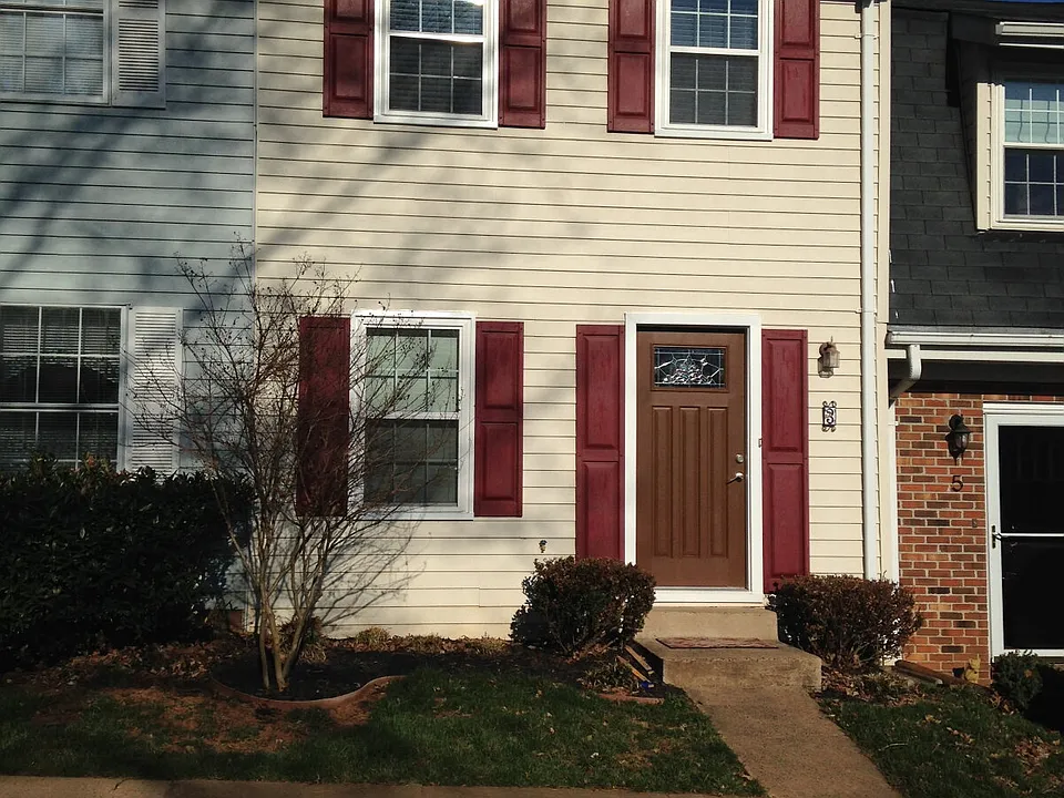3 Kingsbridge Ct