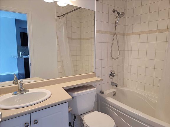 5th image of 3504 Hurontario St #3505