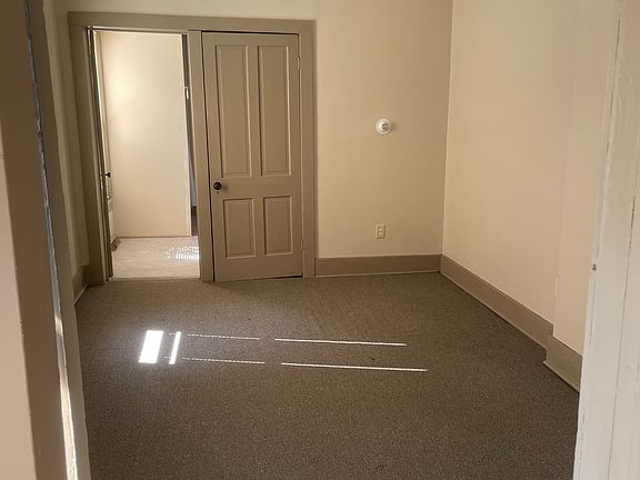 4th image of 107 4th Ave