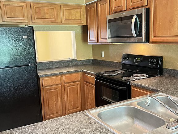 2nd image of 564 Breckenridge Vlg #101-1