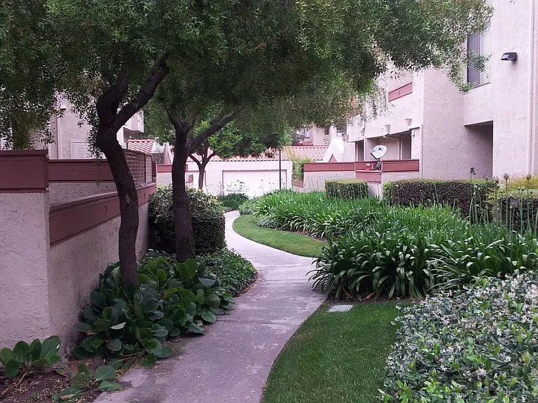 23 Brownfield Ln — Photo 1