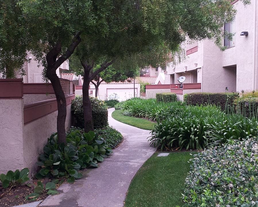 1st image of 23 Brownfield Ln