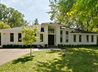 15555 W Timber Ln, Libertyville, IL