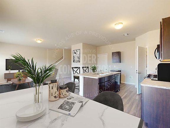 4th image of 9517 Gray Wolf Ln