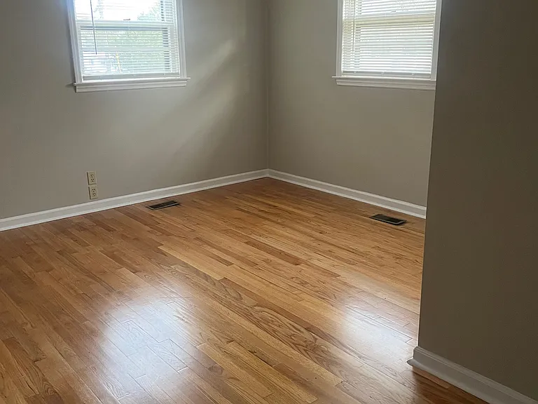 5705 Creighton St — Photo 8